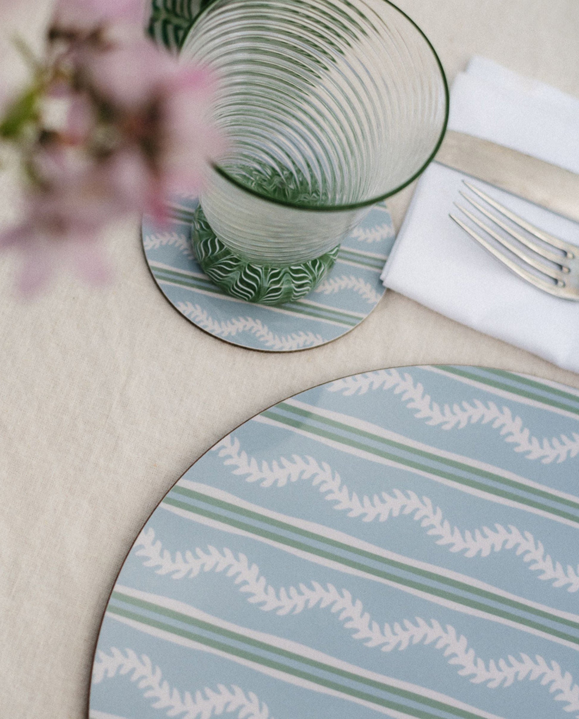 Blue_Vines_Placemat_Balu_London_Lifestyle_1